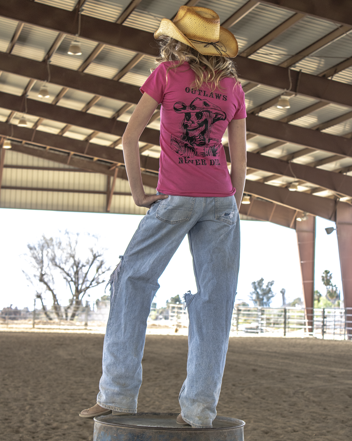 OUTLAWS NEVER DIE - HERS