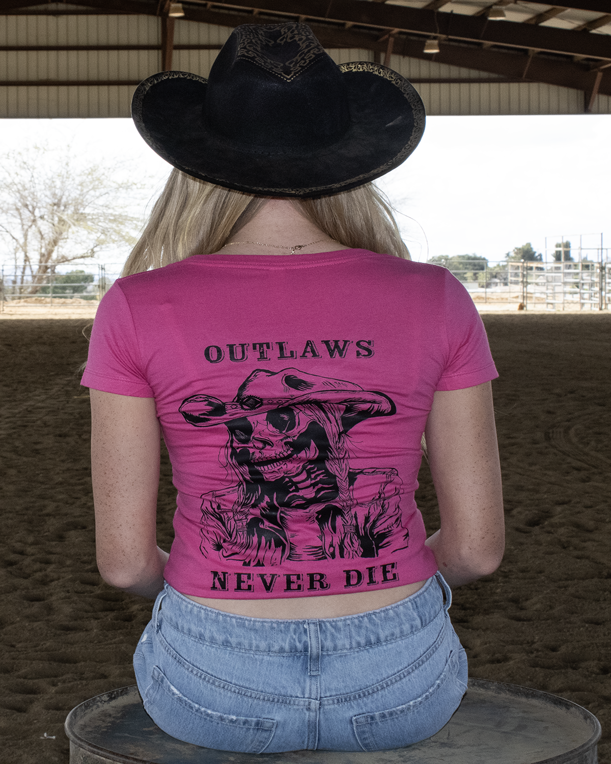 OUTLAWS NEVER DIE - HERS